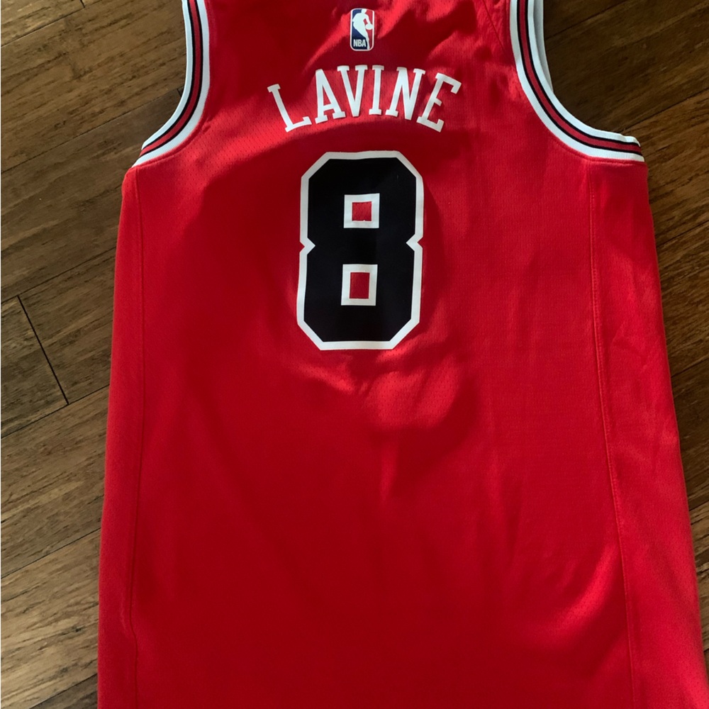 Bulls Jersey like new. Size man S.